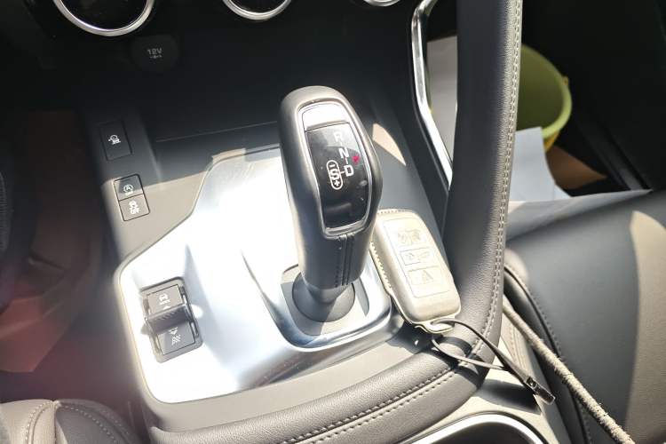 Used Jaguar E-PACE 2018 P200 S China VI Gear Lever