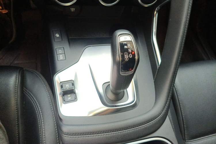 Used Jaguar E-PACE 2018 P250 SE China VI Gear Lever