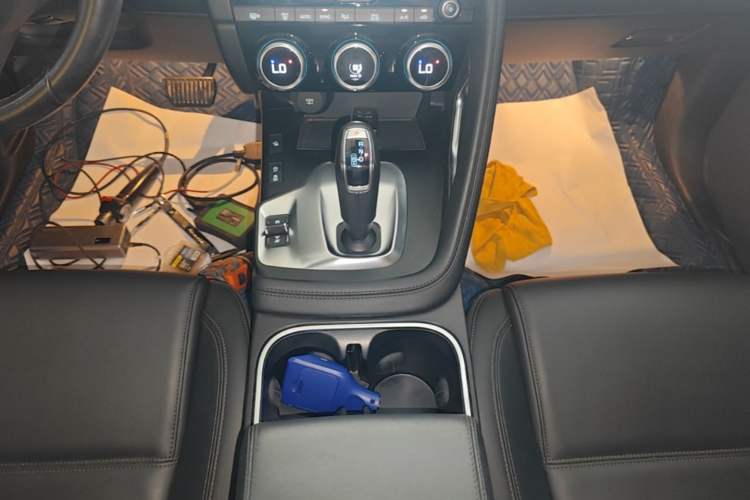 Used Jaguar E-PACE 2018 P250 S China VI Gear Lever