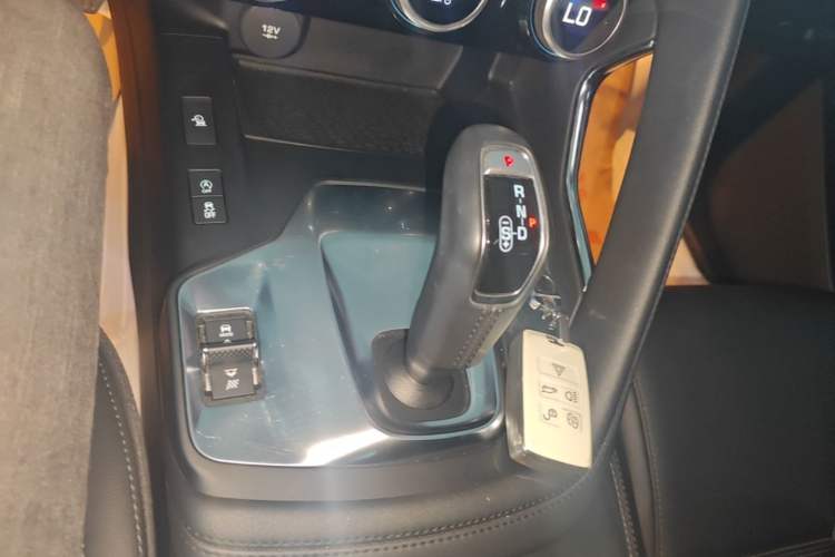 Used Jaguar E-PACE 2018 P250 S China VI Gear Lever
