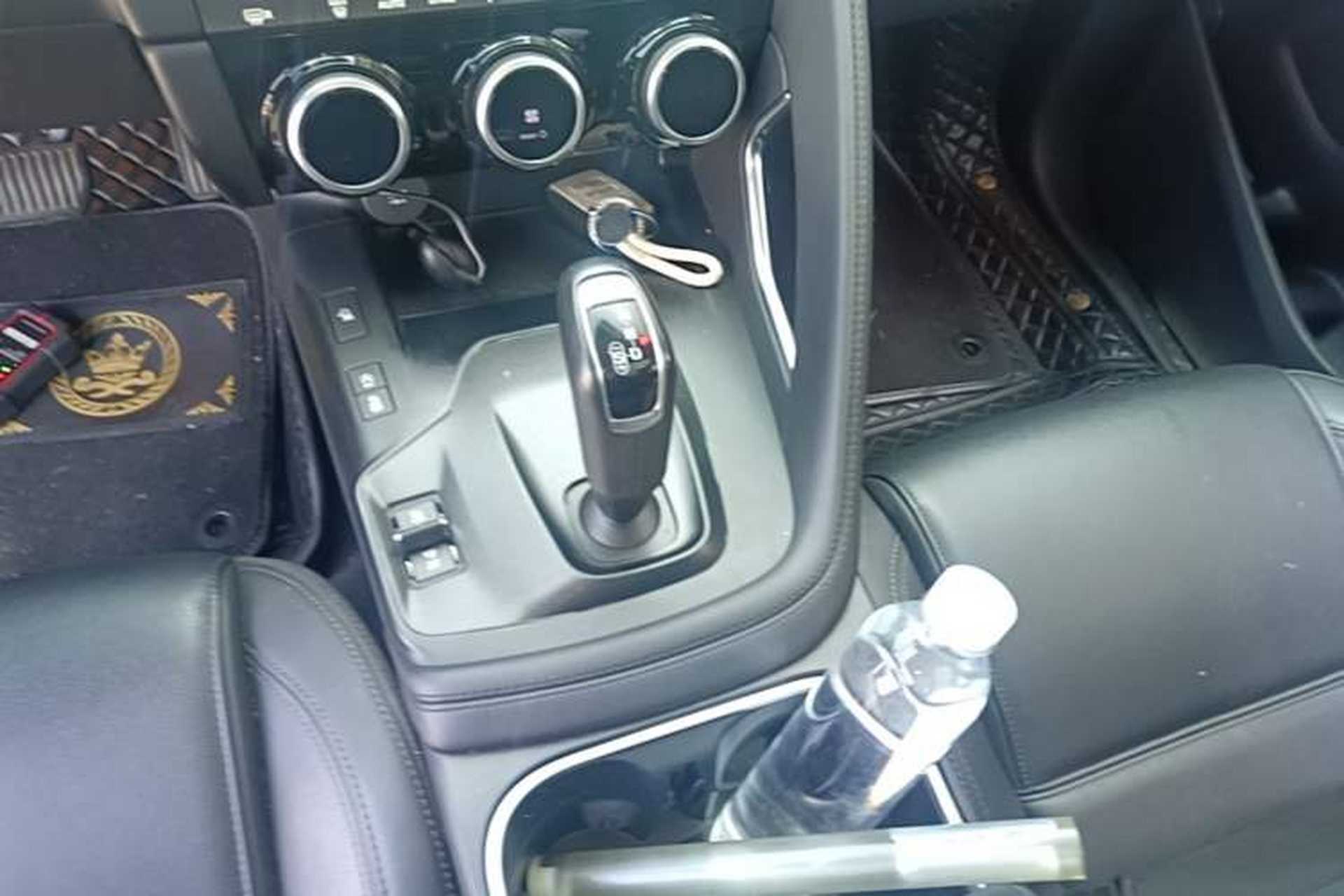 Used Jaguar E-PACE 2018 P250 S China VI Gear Lever