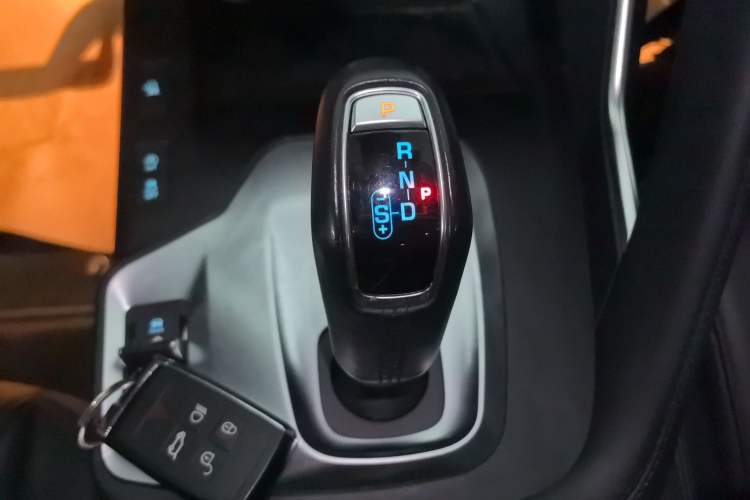 Used Jaguar E-PACE 2018 P200 S China VI Gear Lever