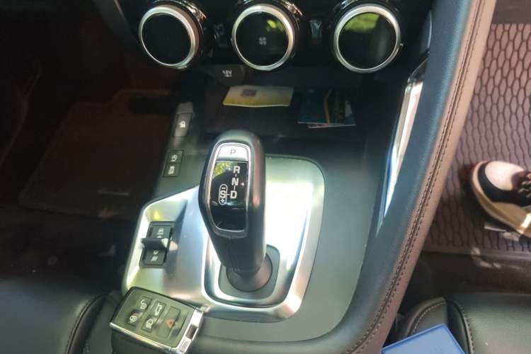 Used Jaguar E-PACE 2018 P250 SE China V-standard Gear Lever
