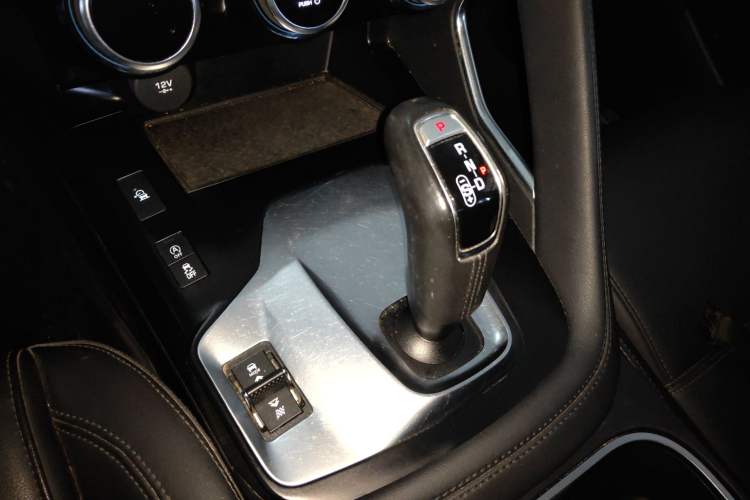 Used Jaguar E-PACE 2018 P200 S China VI Gear Lever