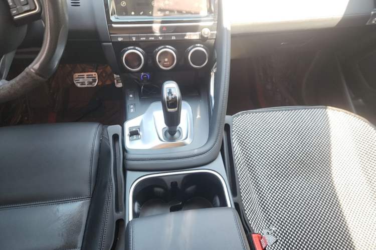 Used Jaguar E-PACE 2018 P200 S China VI Gear Lever