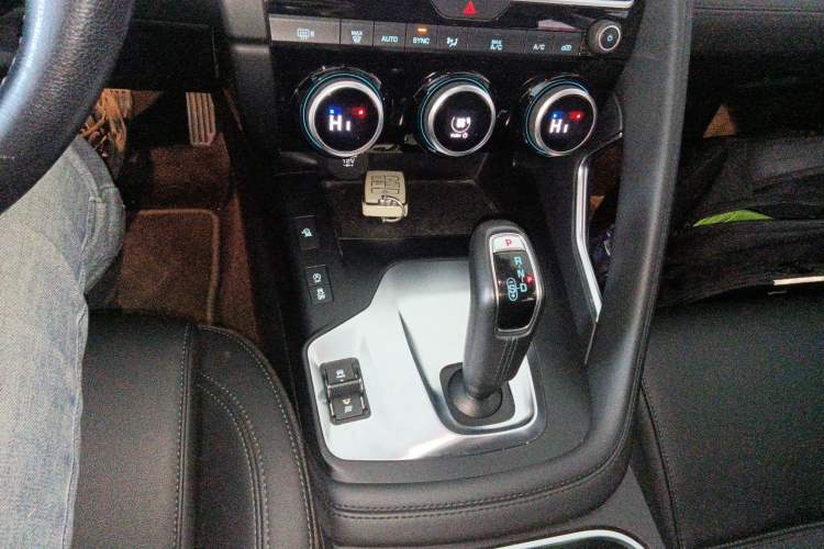 Used Jaguar E-PACE 2018 P200 S China VI Gear Lever