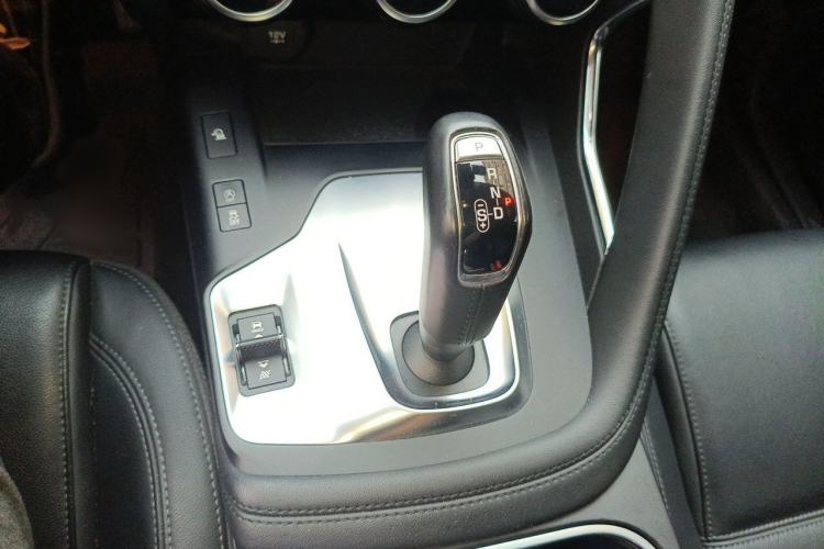 Used Jaguar E-PACE 2018 P250 SE China VI Gear Lever