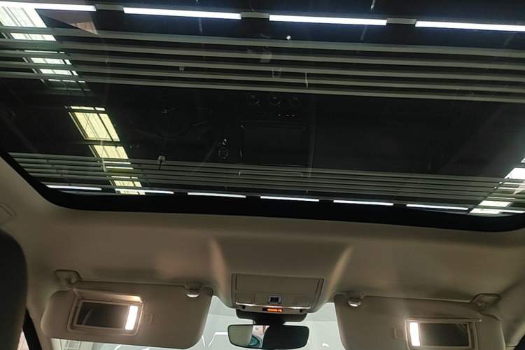 Used Jaguar E-PACE 2018 P200 S China VI Headliner