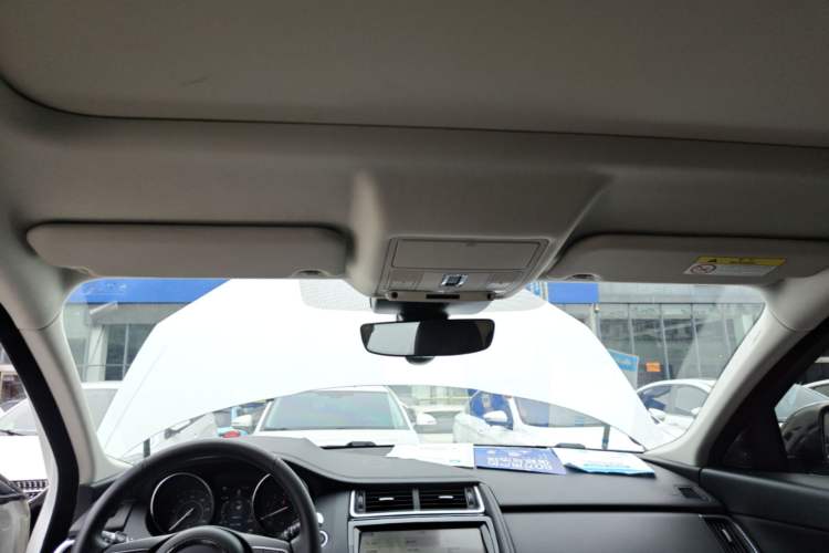 Used Jaguar E-PACE 2018 P200 S China VI Headliner