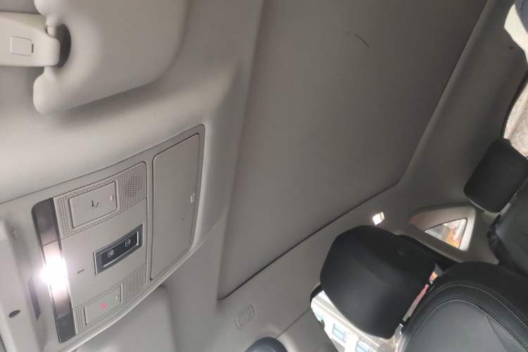 Used Jaguar E-PACE 2018 P200 S China VI Headliner