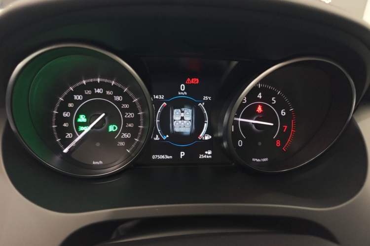 Used Jaguar E-PACE 2018 P250 SE China VI Instrument Cluster