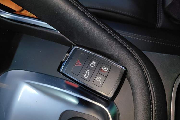 Used Jaguar E-PACE 2018 P250 S China VI Interior 1