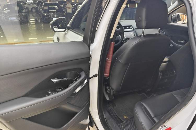 Used Jaguar E-PACE 2018 P200 China VI Interior 11