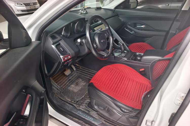 Used Jaguar E-PACE 2018 P200 S China V-standard Interior 3