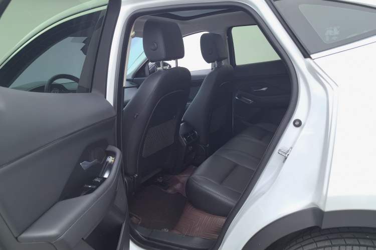 Used Jaguar E-PACE 2018 P200 S China VI Interior 3