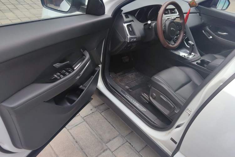Used Jaguar E-PACE 2018 P200 China V Standard Interior 3