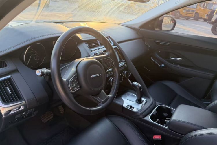 Used Jaguar E-PACE 2018 P250 SE China VI Interior 4