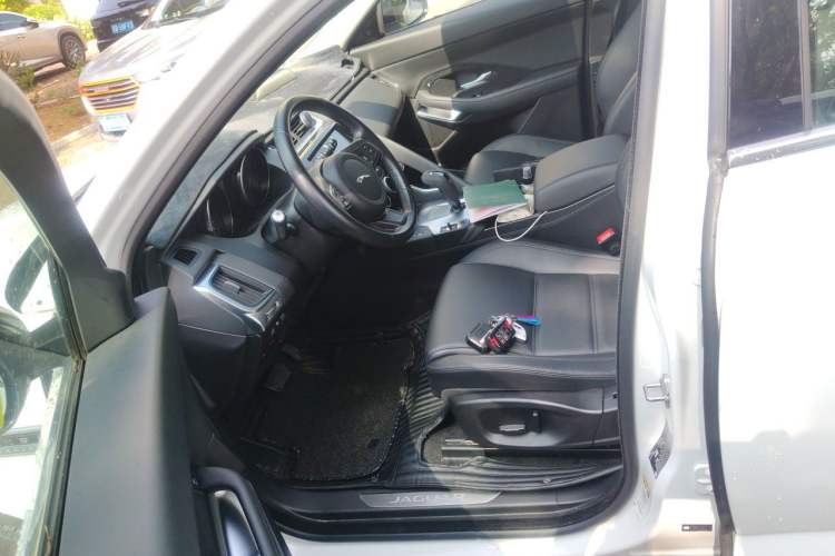 Used Jaguar E-PACE 2018 P200 S China VI Left Front Seat