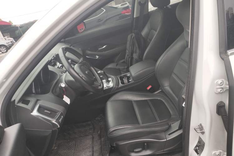Used Jaguar E-PACE 2018 P200 S China VI Left Front Seat