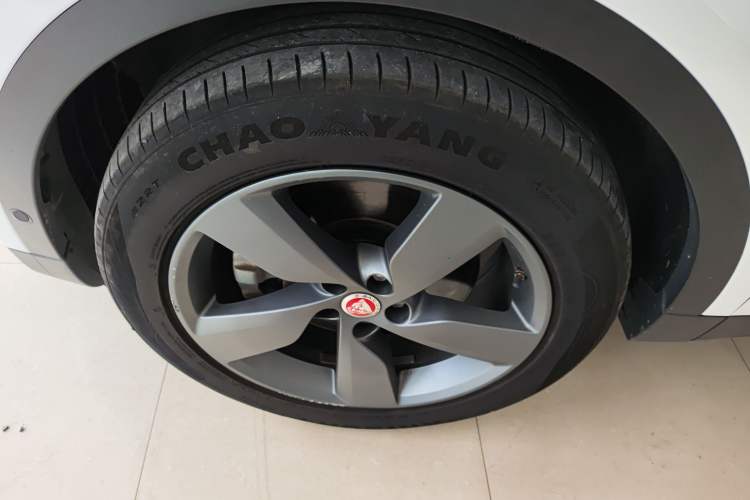 Used Jaguar E-PACE 2018 P250 SE China V-standard Left Front Wheel Hub