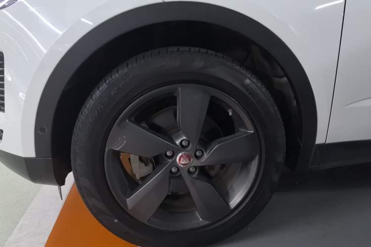 Used Jaguar E-PACE 2018 P200 S China VI Left Front Wheel Hub