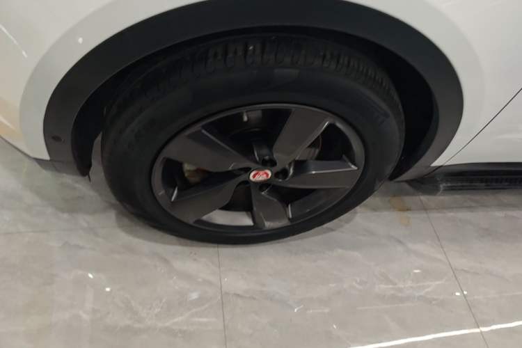 Used Jaguar E-PACE 2018 P250 SE China VI Left Front Wheel Hub