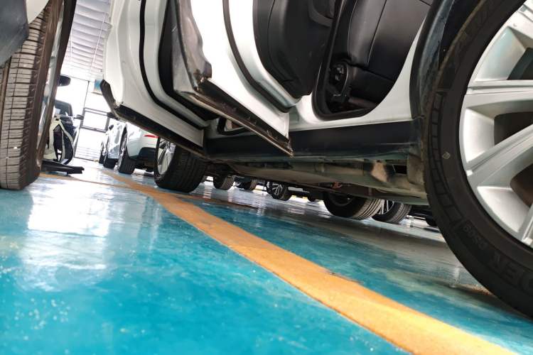 Used Jaguar E-PACE 2018 P200 China VI Left Side Sill