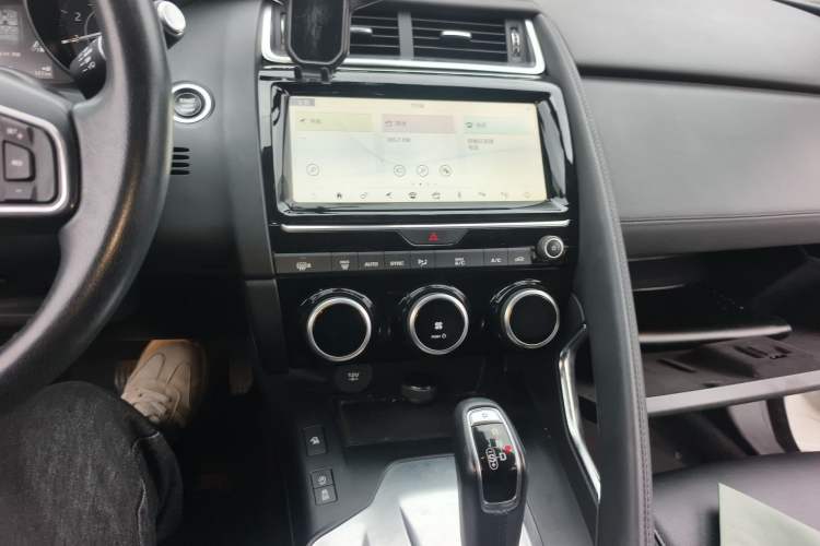 Used Jaguar E-PACE 2018 P200 S China VI Odometer Close Up