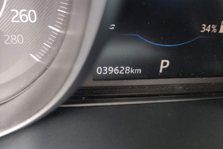Used Jaguar E-PACE 2018 P200 S China VI Odometer Close Up