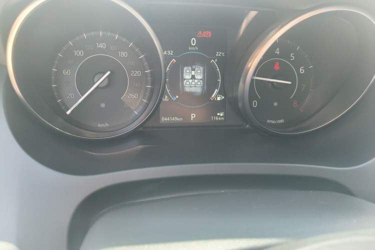 Used Jaguar E-PACE 2018 P200 S China VI Odometer Close Up