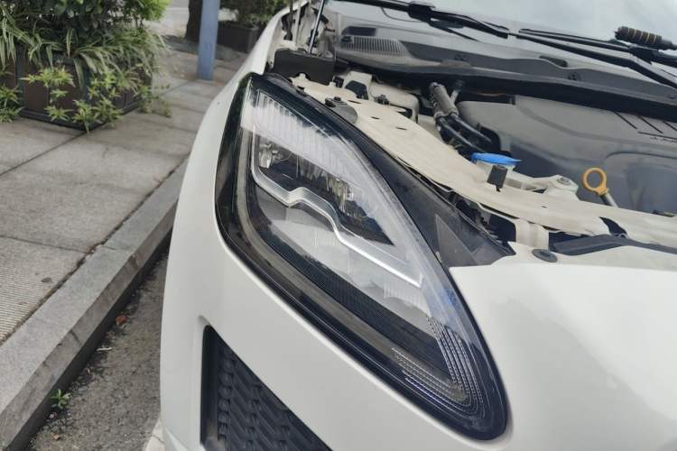Used Jaguar E-PACE 2018 P200 S China VI Right Front Headlight