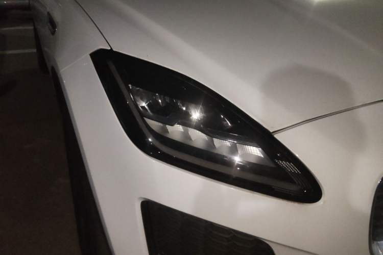 Used Jaguar E-PACE 2018 P200 S China V-standard Right Front Headlight