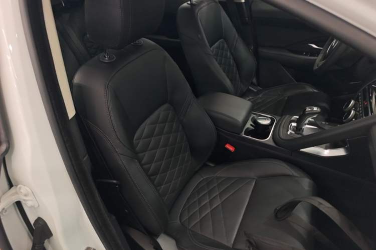Used Jaguar E-PACE 2018 P250 SE China VI Right Front Seat