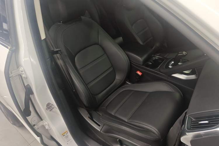 Used Jaguar E-PACE 2018 P200 S China VI Right Front Seat