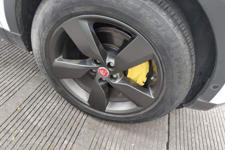 Used Jaguar E-PACE 2018 P200 S China V-standard Right Front Wheel Hub