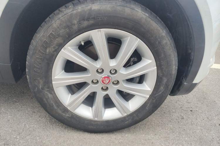 Used Jaguar E-PACE 2018 P200 China V Standard Right Front Wheel Hub