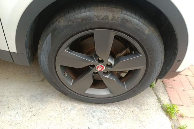 Used Jaguar E-PACE 2018 P250 SE China VI Right Front Wheel Hub