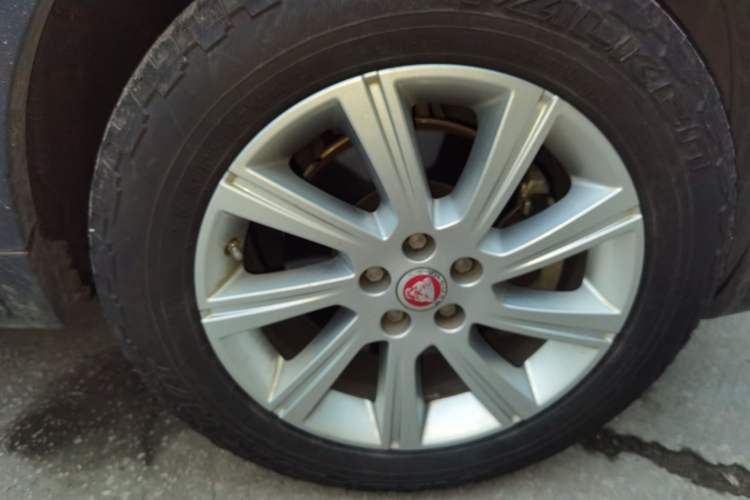 Used Jaguar E-PACE 2018 P200 China V Standard Right Front Wheel Hub