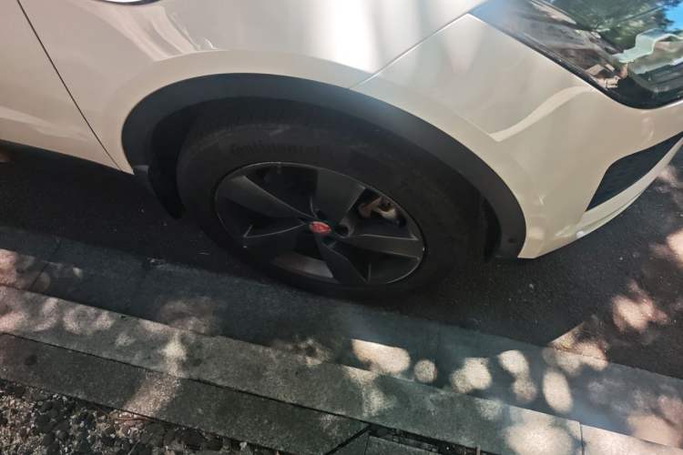 Used Jaguar E-PACE 2018 P250 SE China V-standard Right Front Wheel Hub