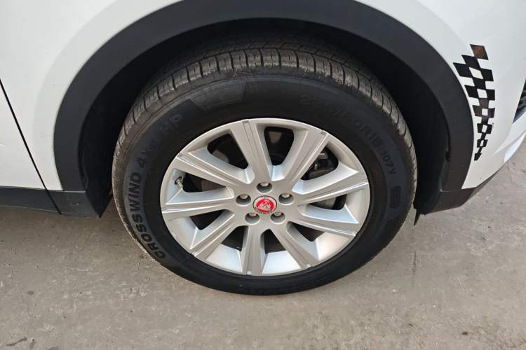 Used Jaguar E-PACE 2018 P200 China V Standard Right Front Wheel Hub
