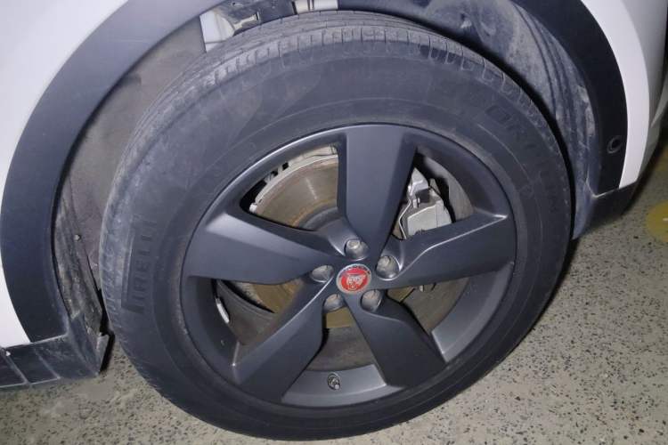 Used Jaguar E-PACE 2018 P200 S China V-standard Right Front Wheel Hub