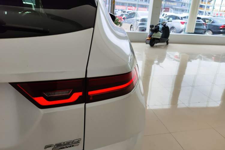 Used Jaguar E-PACE 2018 P250 SE China V-standard Right Rear Taillight