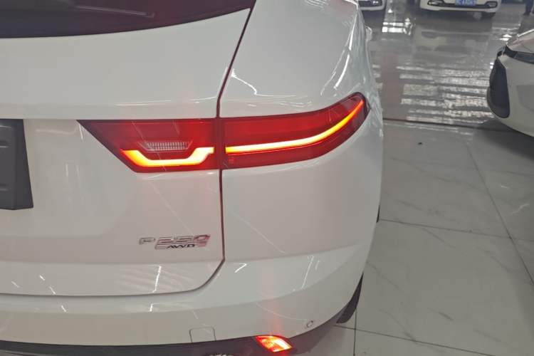 Used Jaguar E-PACE 2018 P250 S China VI Right Rear Taillight