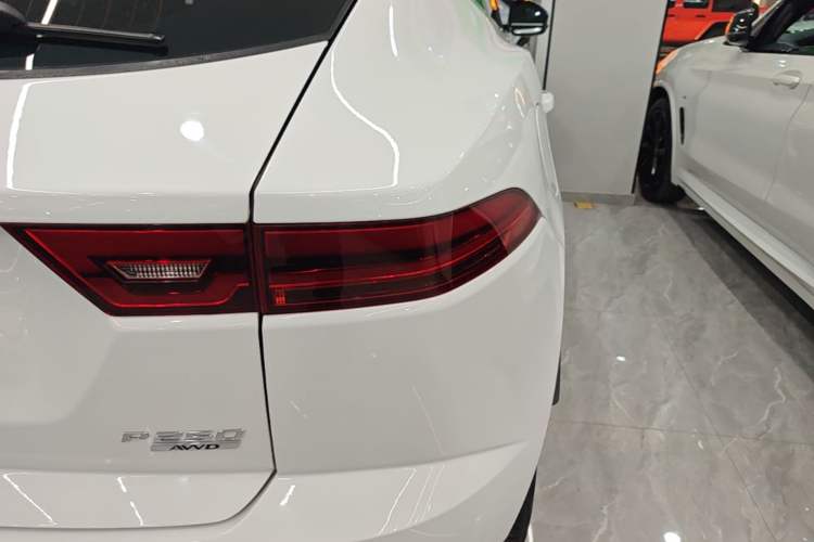 Used Jaguar E-PACE 2018 P250 SE China VI Right Rear Taillight