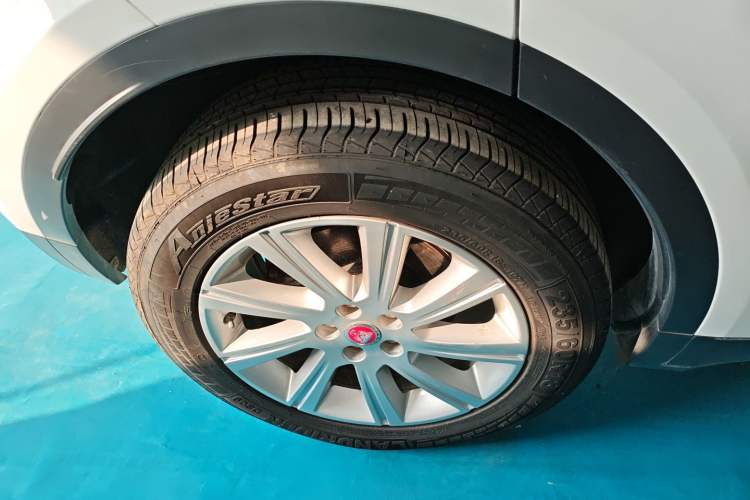 Used Jaguar E-PACE 2018 P200 China VI Right Rear Wheel Hub