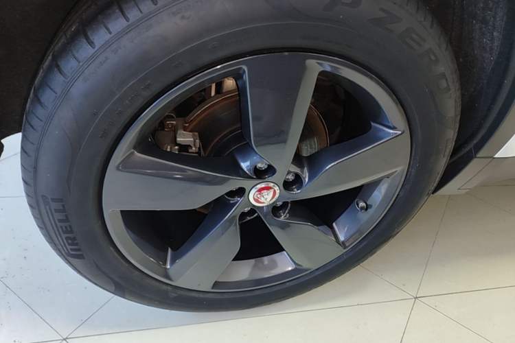 Used Jaguar E-PACE 2018 P250 S China VI Right Rear Wheel Hub
