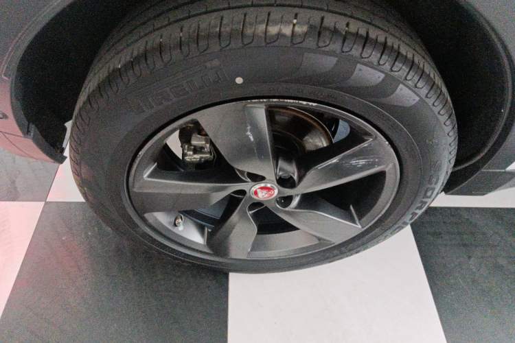 Used Jaguar E-PACE 2018 P200 S China VI Right Rear Wheel Hub