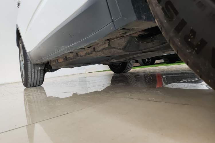 Used Jaguar E-PACE 2018 P250 SE China V-standard Right Side Sill
