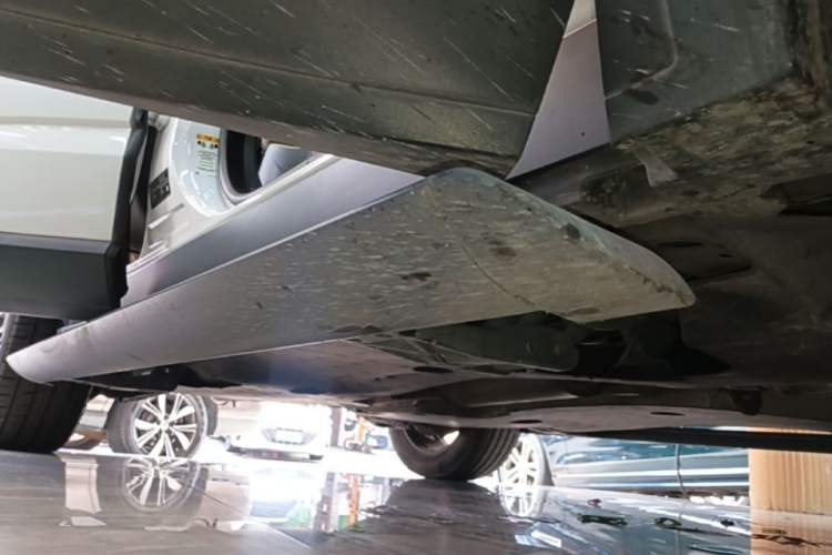 Used Jaguar E-PACE 2018 P250 SE China VI Right Side Sill