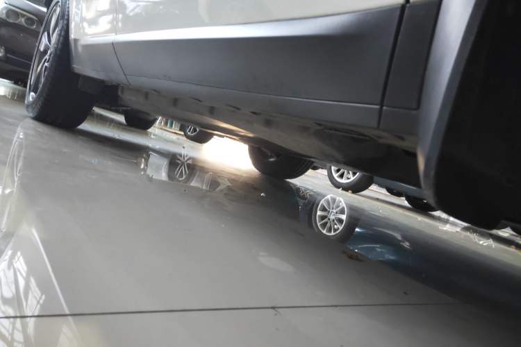 Used Jaguar E-PACE 2018 P200 S China VI Right Side Sill